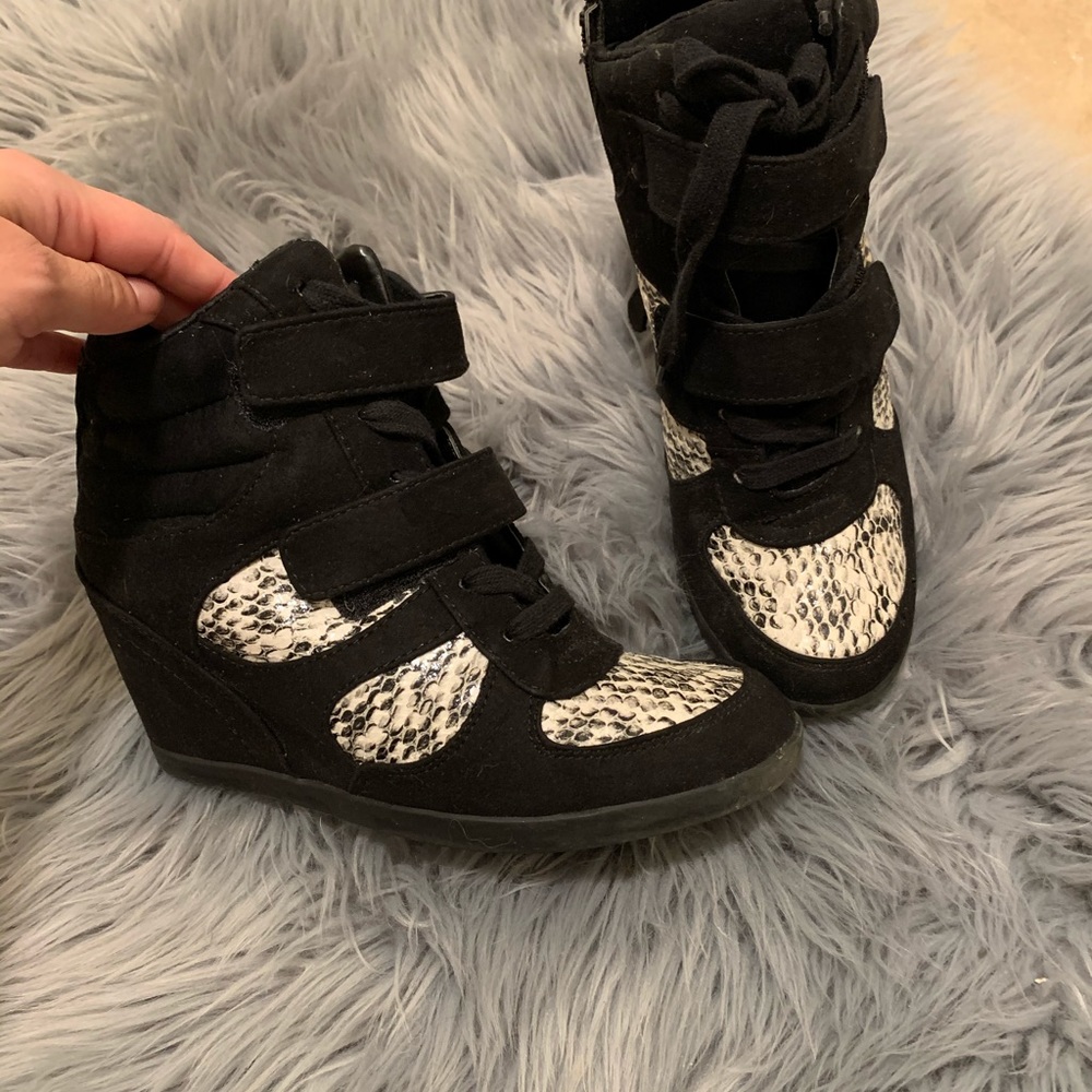Sneaker Bootie